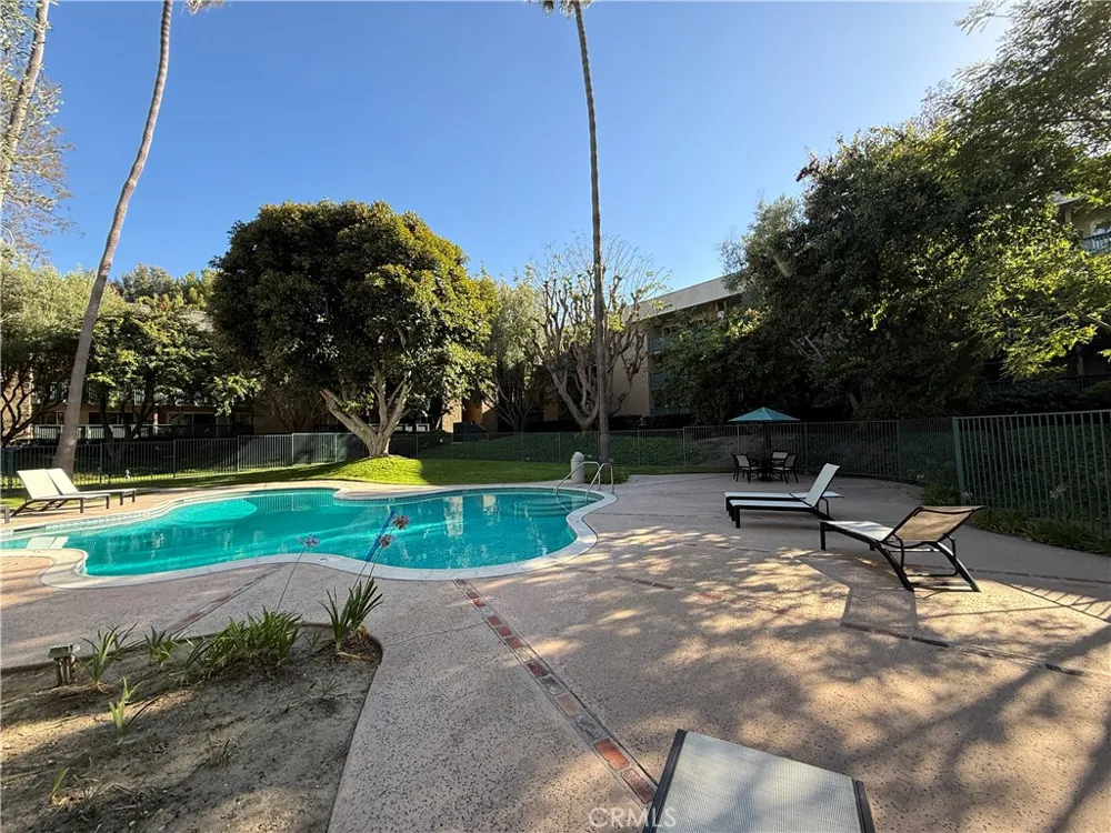 576 Bellflower Long Beach, CA 90814