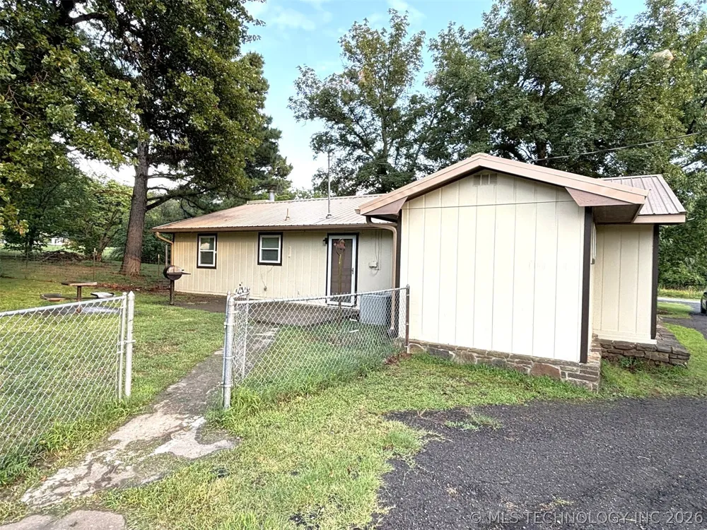 415641 E 1094 Checotah, OK 74426