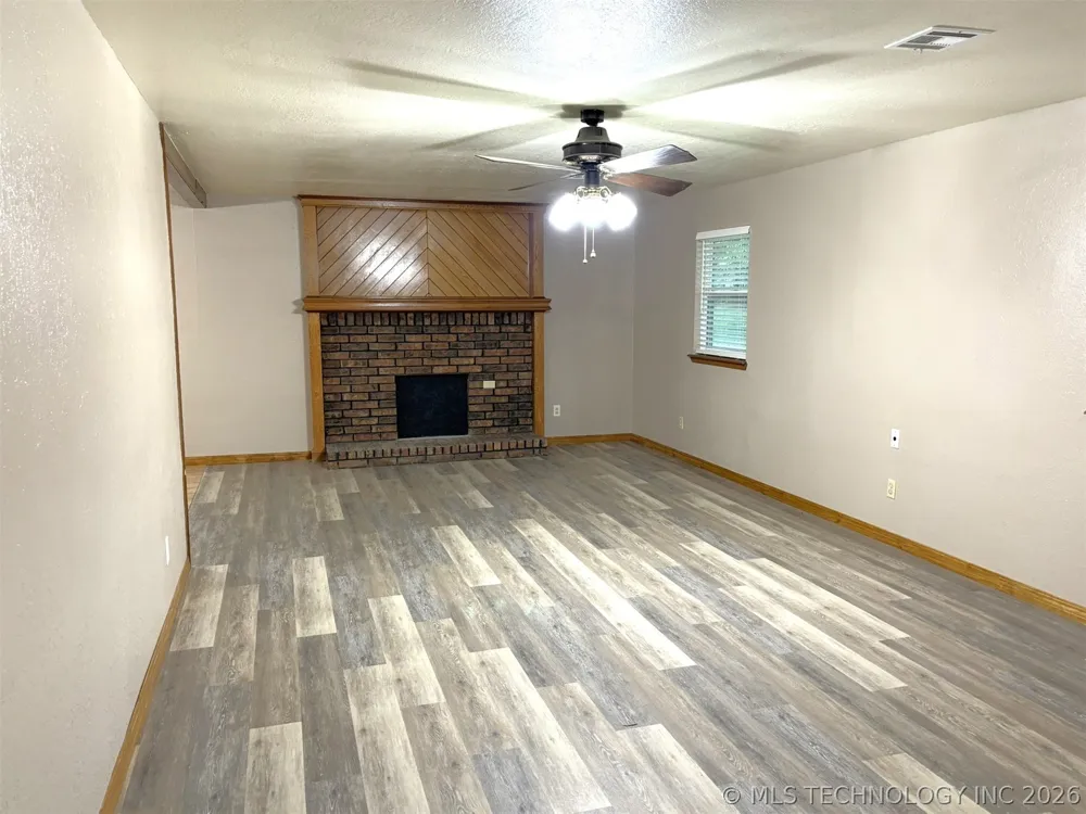 415641 E 1094 Checotah, OK 74426