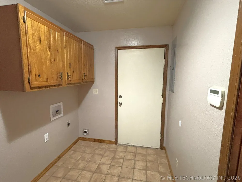 415641 E 1094 Checotah, OK 74426