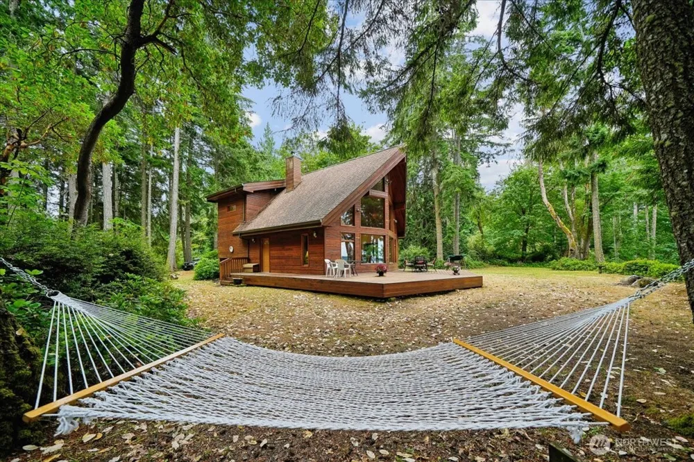 14025 96th Street Ct Anderson Island, WA 98303