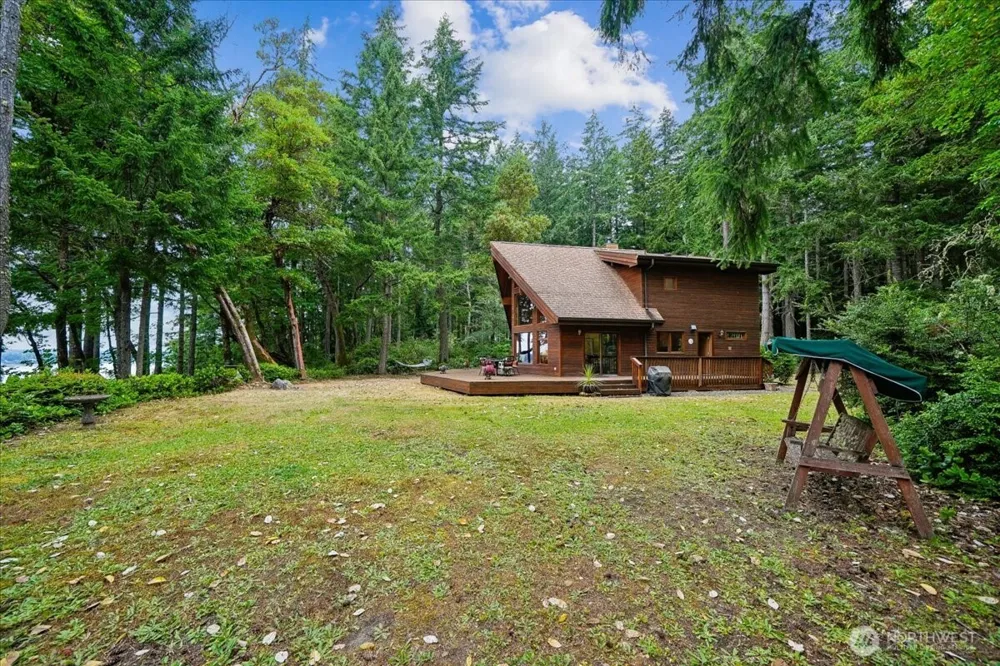 14025 96th Street Ct Anderson Island, WA 98303