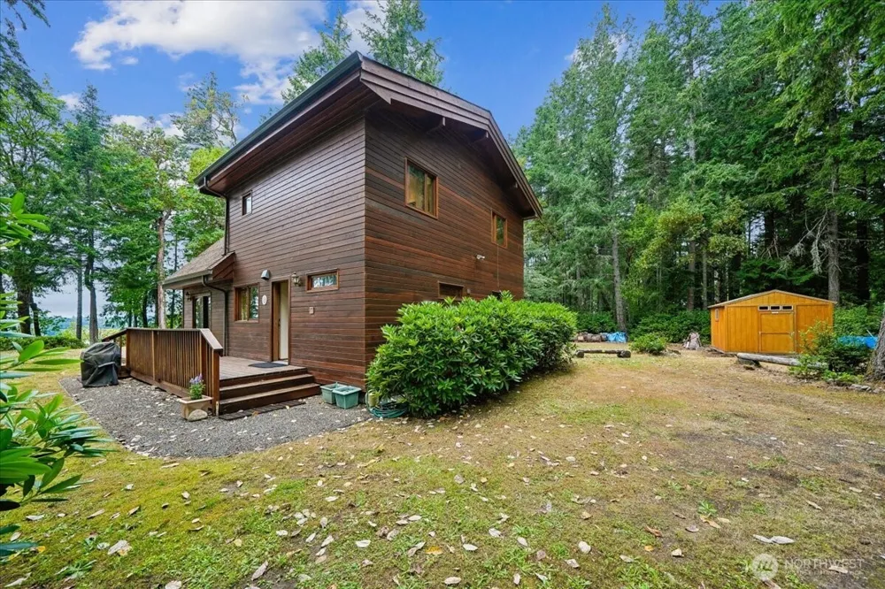 14025 96th Street Ct Anderson Island, WA 98303