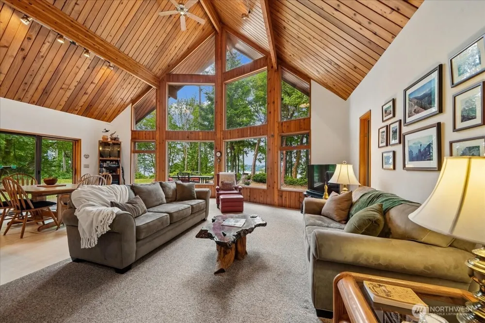 14025 96th Street Ct Anderson Island, WA 98303
