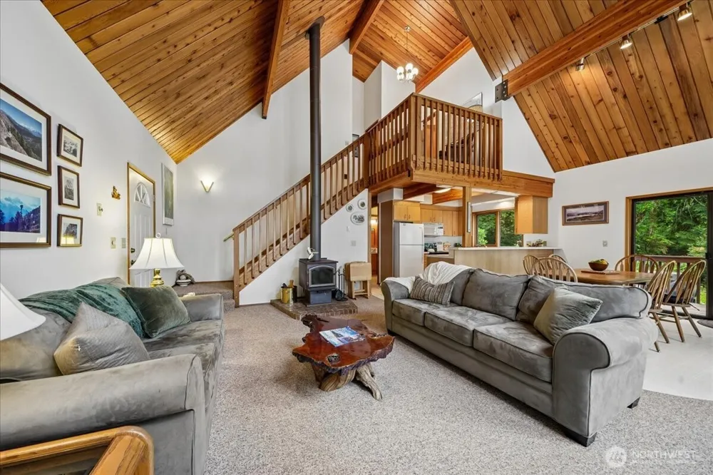 14025 96th Street Ct Anderson Island, WA 98303