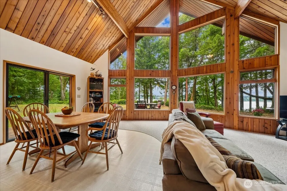 14025 96th Street Ct Anderson Island, WA 98303