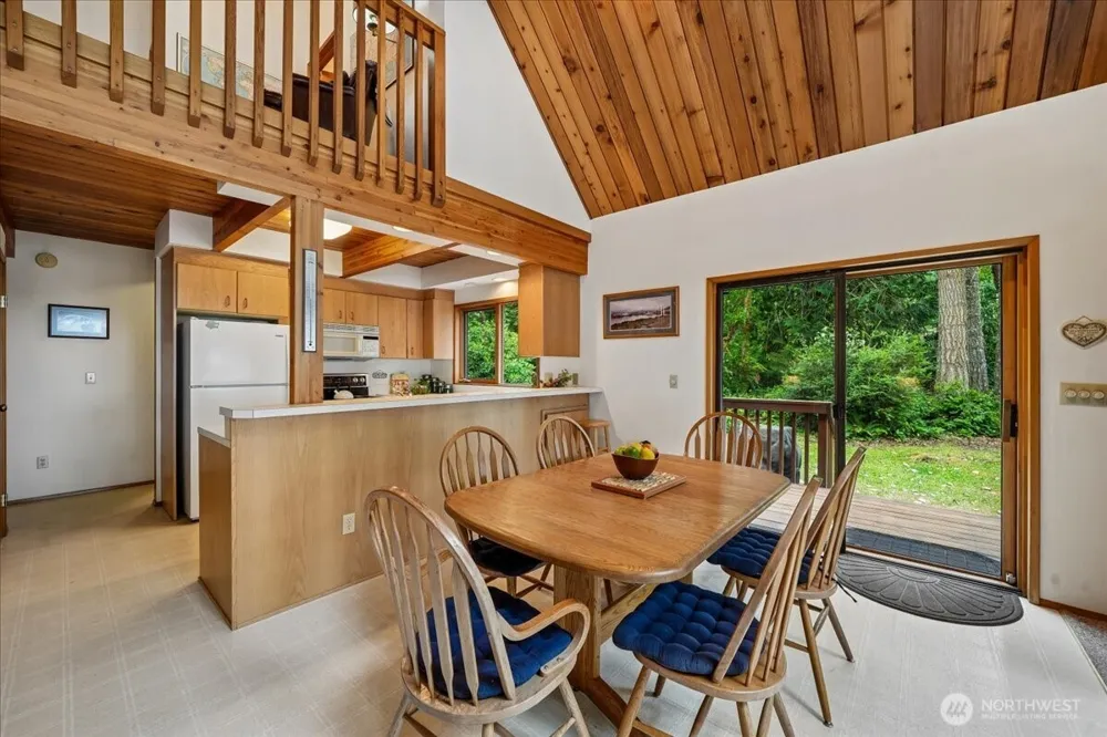 14025 96th Street Ct Anderson Island, WA 98303