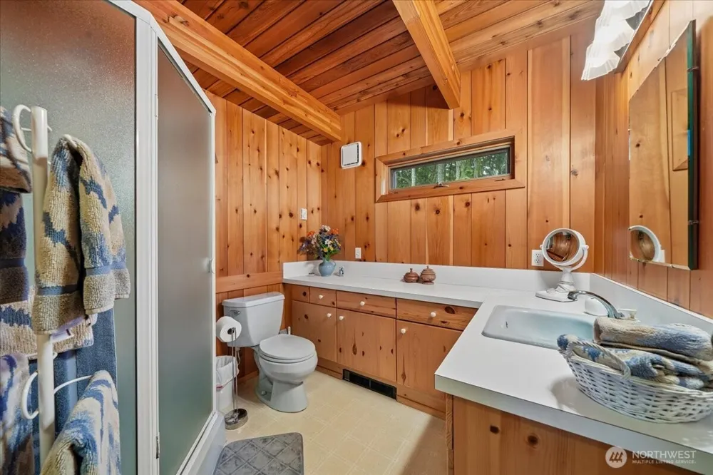 14025 96th Street Ct Anderson Island, WA 98303
