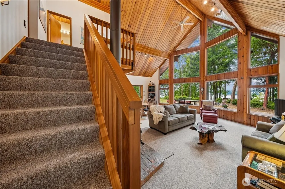 14025 96th Street Ct Anderson Island, WA 98303