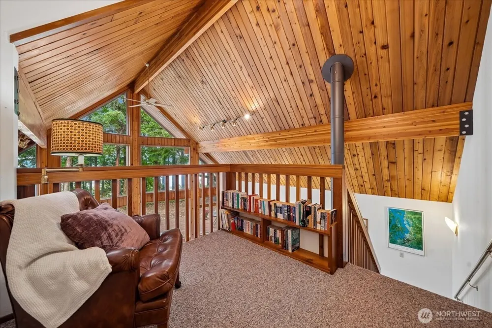 14025 96th Street Ct Anderson Island, WA 98303