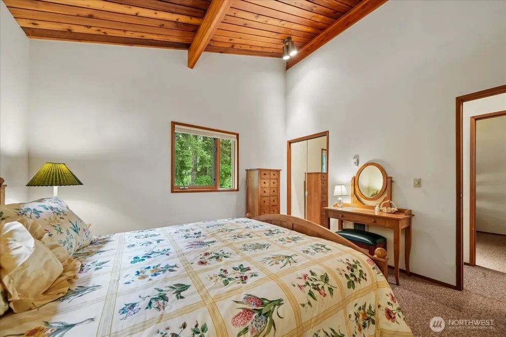 14025 96th Street Ct Anderson Island, WA 98303