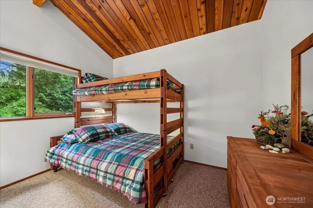 14025 96th Street Ct Anderson Island, WA 98303
