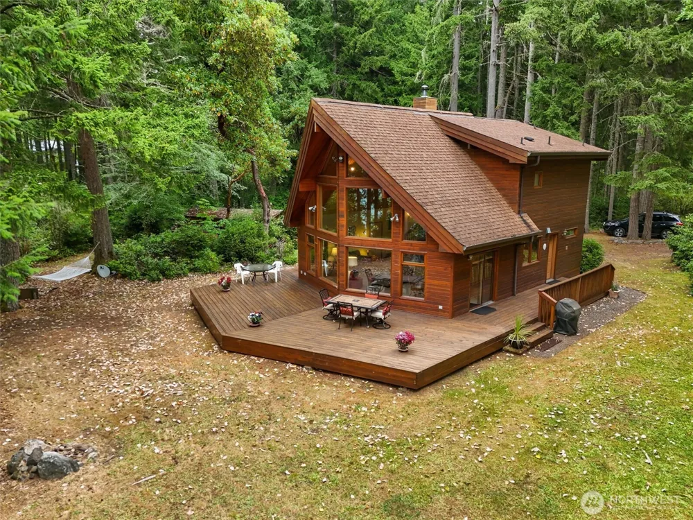 14025 96th Street Ct Anderson Island, WA 98303