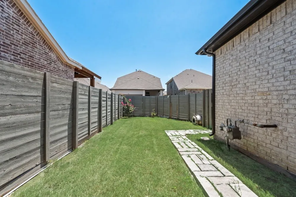 5411 Waterloo Drive Sachse, TX 75048