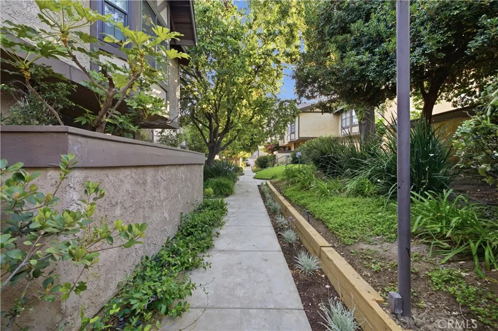 8231 Mason Avenue #C Winnetka, CA 91306