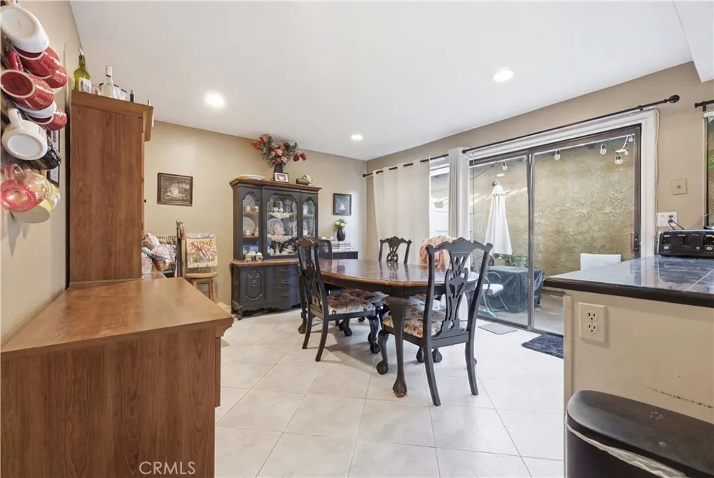 8231 Mason Avenue #C Winnetka, CA 91306