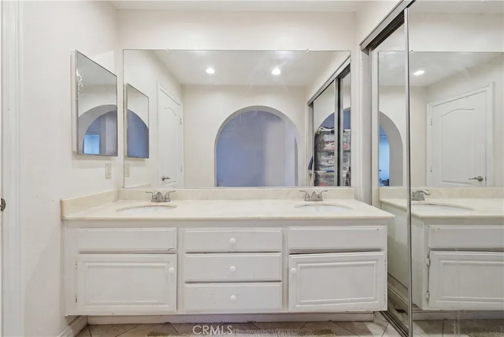 8231 Mason Avenue #C Winnetka, CA 91306