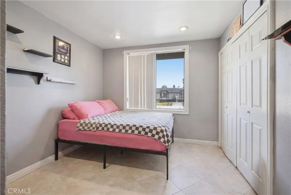 8231 Mason Avenue #C Winnetka, CA 91306