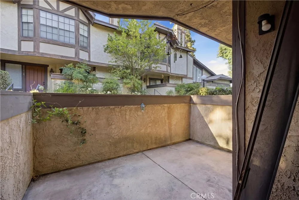 8231 Mason Avenue #C Winnetka, CA 91306