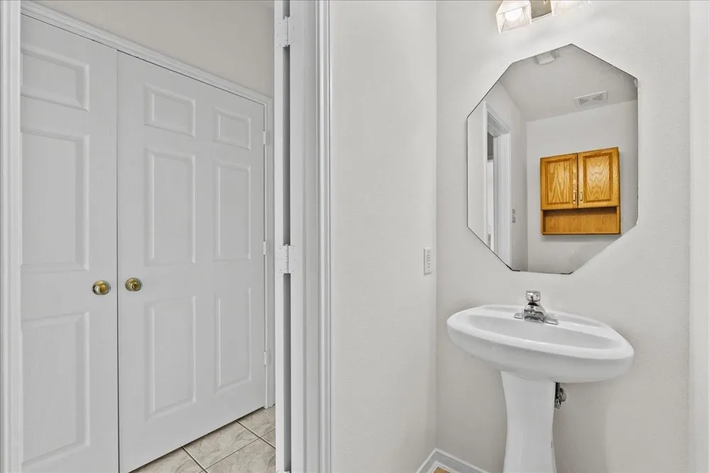 1619 Roaring Springs Lane Seabrook, TX 77586