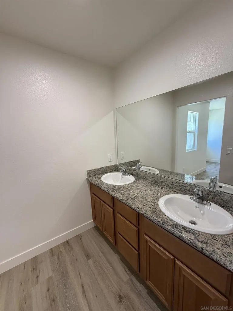 387 Connecticut El Cajon, CA 92020
