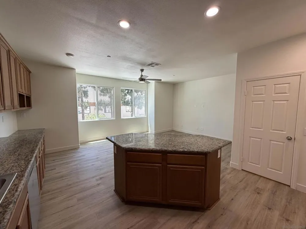 387 Connecticut El Cajon, CA 92020