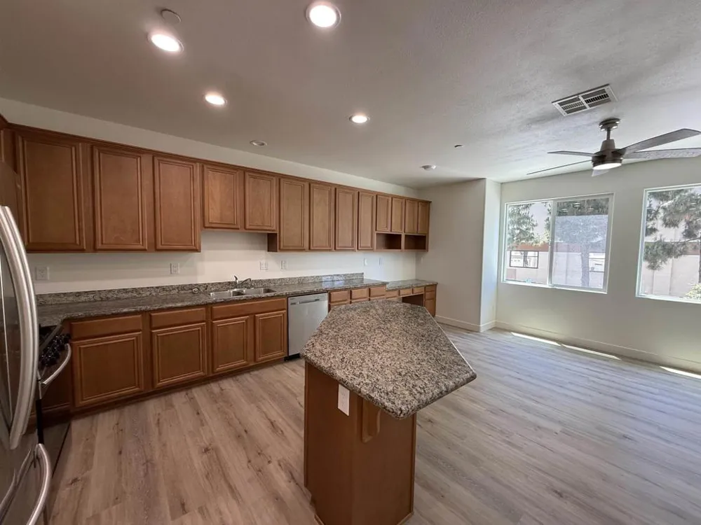 387 Connecticut El Cajon, CA 92020