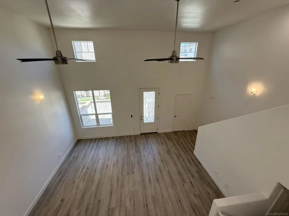 387 Connecticut El Cajon, CA 92020