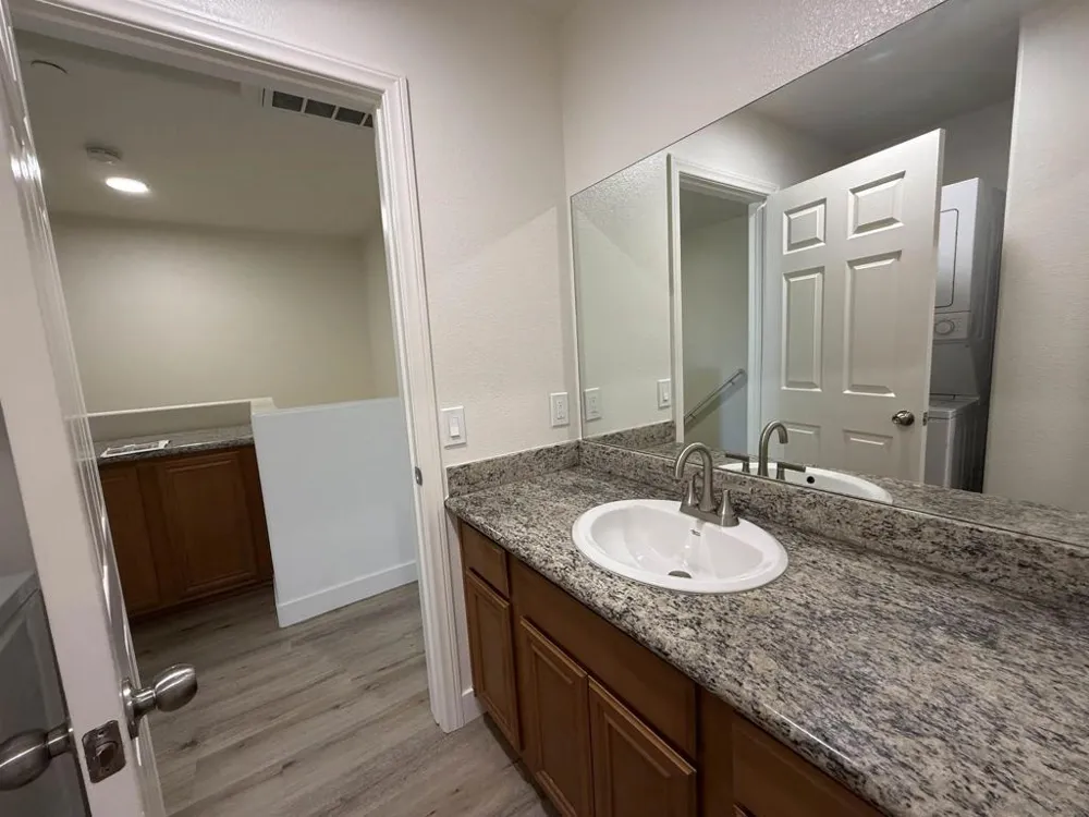 387 Connecticut El Cajon, CA 92020