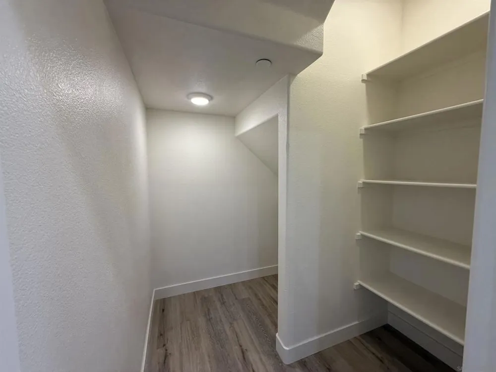 387 Connecticut El Cajon, CA 92020