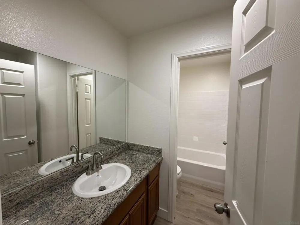 387 Connecticut El Cajon, CA 92020