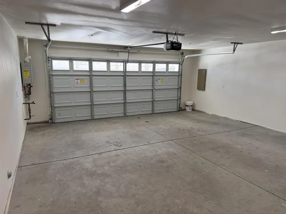 387 Connecticut El Cajon, CA 92020
