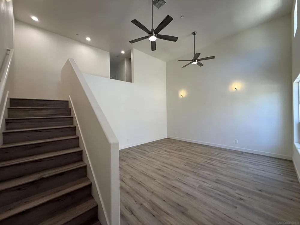 387 Connecticut El Cajon, CA 92020