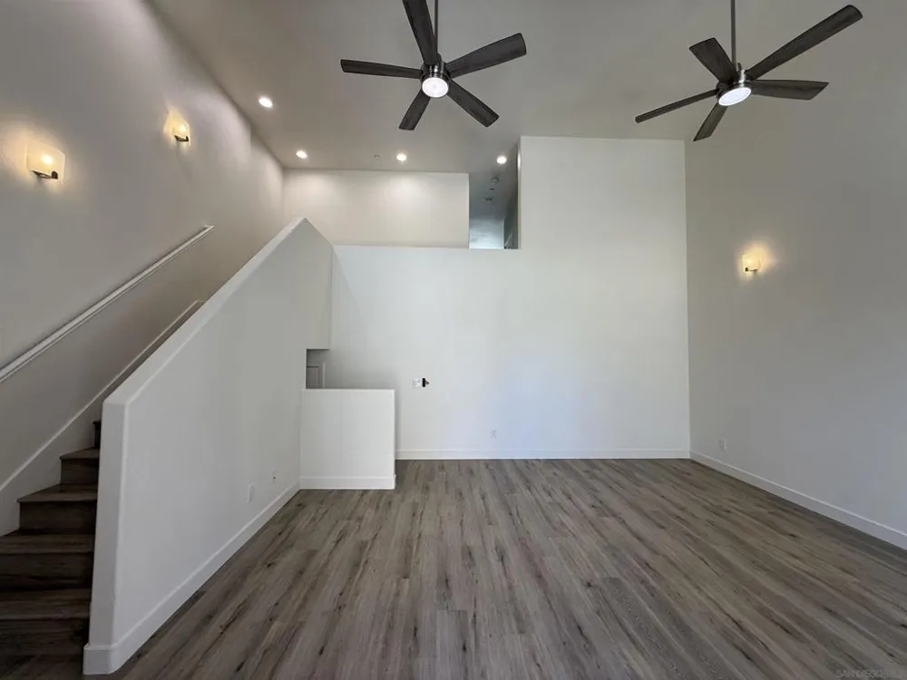 387 Connecticut El Cajon, CA 92020