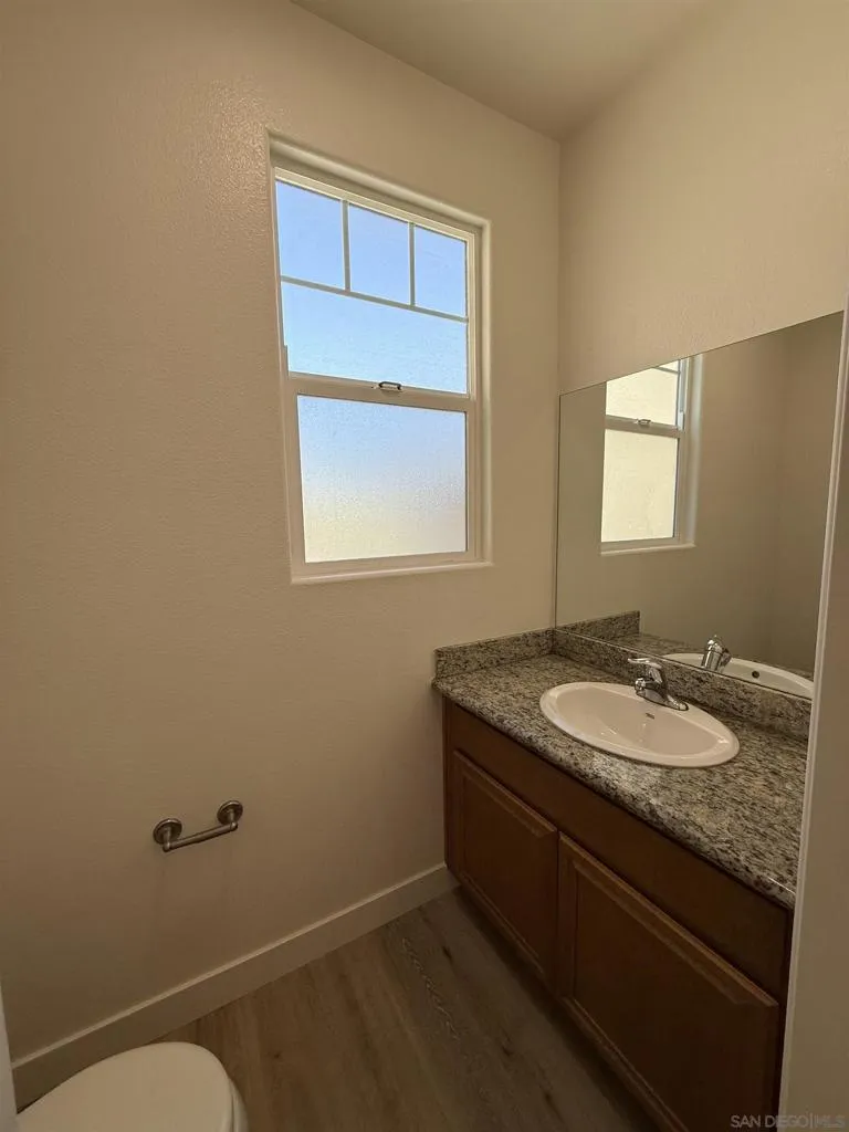 387 Connecticut El Cajon, CA 92020
