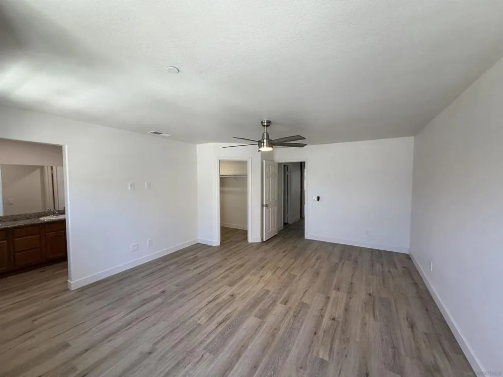 387 Connecticut El Cajon, CA 92020