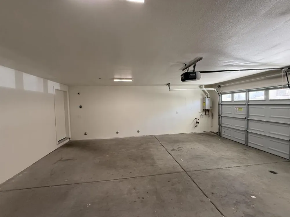 387 Connecticut El Cajon, CA 92020