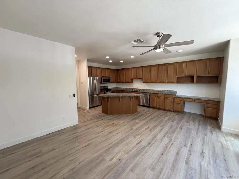 387 Connecticut El Cajon, CA 92020