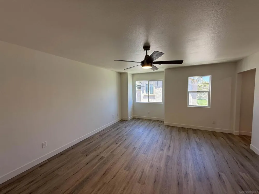 387 Connecticut El Cajon, CA 92020