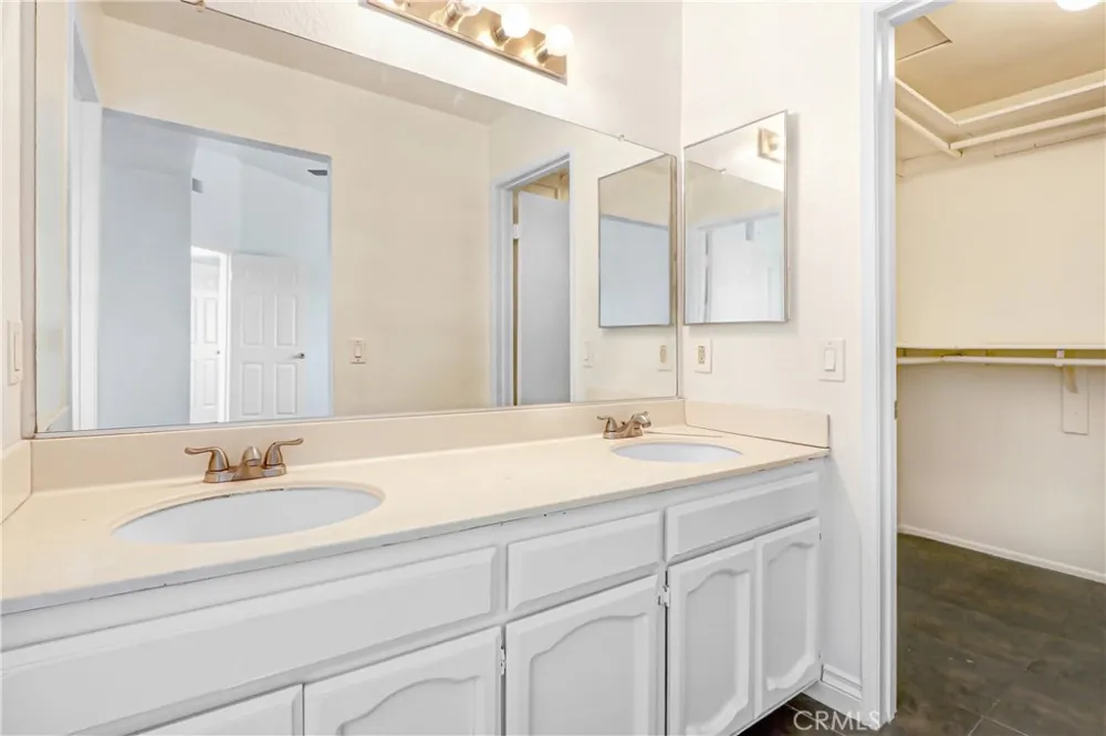 14716 Long View Drive Fontana, CA 92337