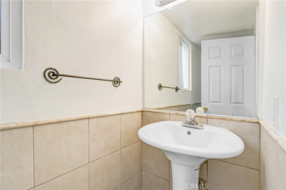 14716 Long View Drive Fontana, CA 92337