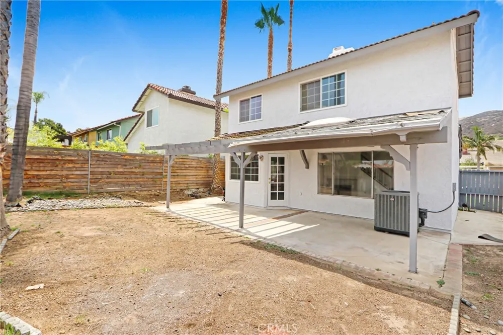14716 Long View Drive Fontana, CA 92337