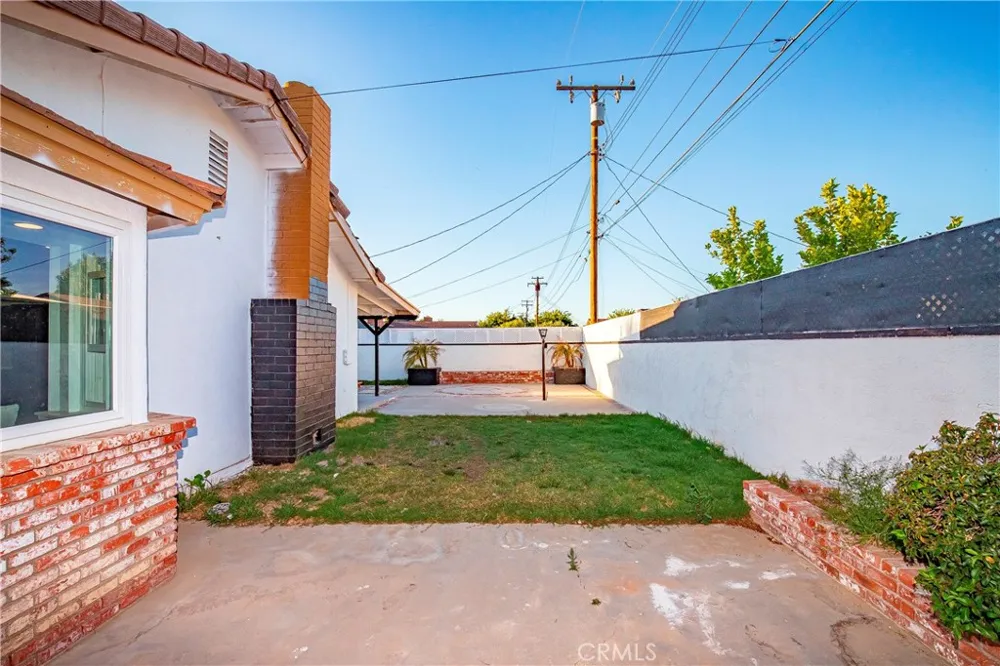 44516 15th W Lancaster, CA 93534