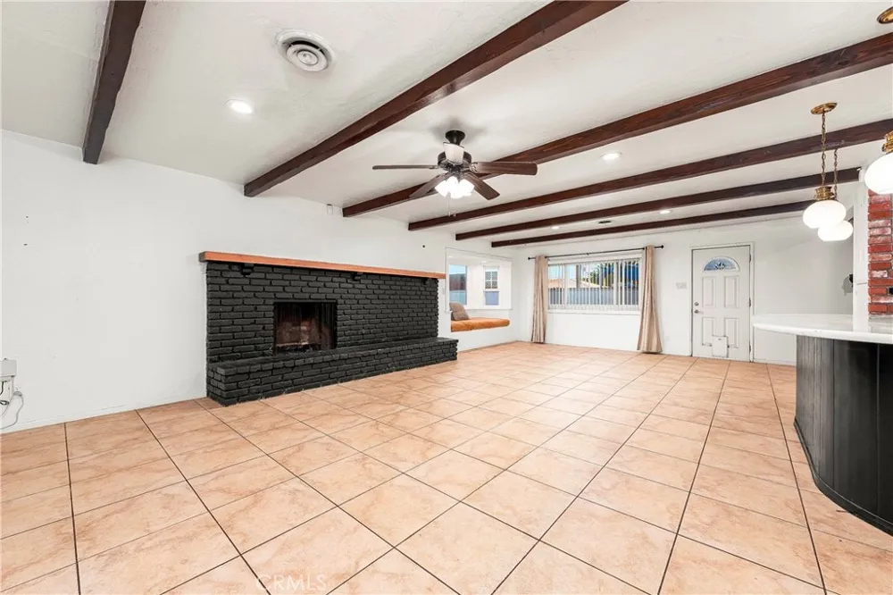 44516 15th W Lancaster, CA 93534