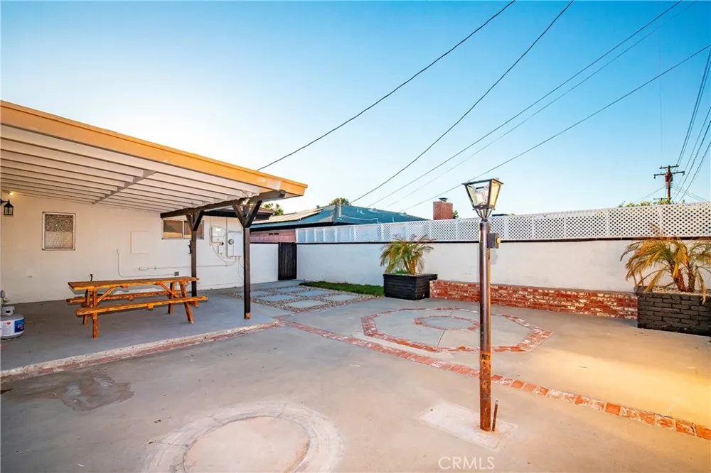 44516 15th W Lancaster, CA 93534