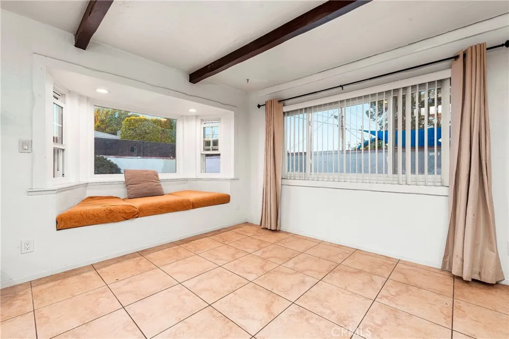 44516 15th W Lancaster, CA 93534