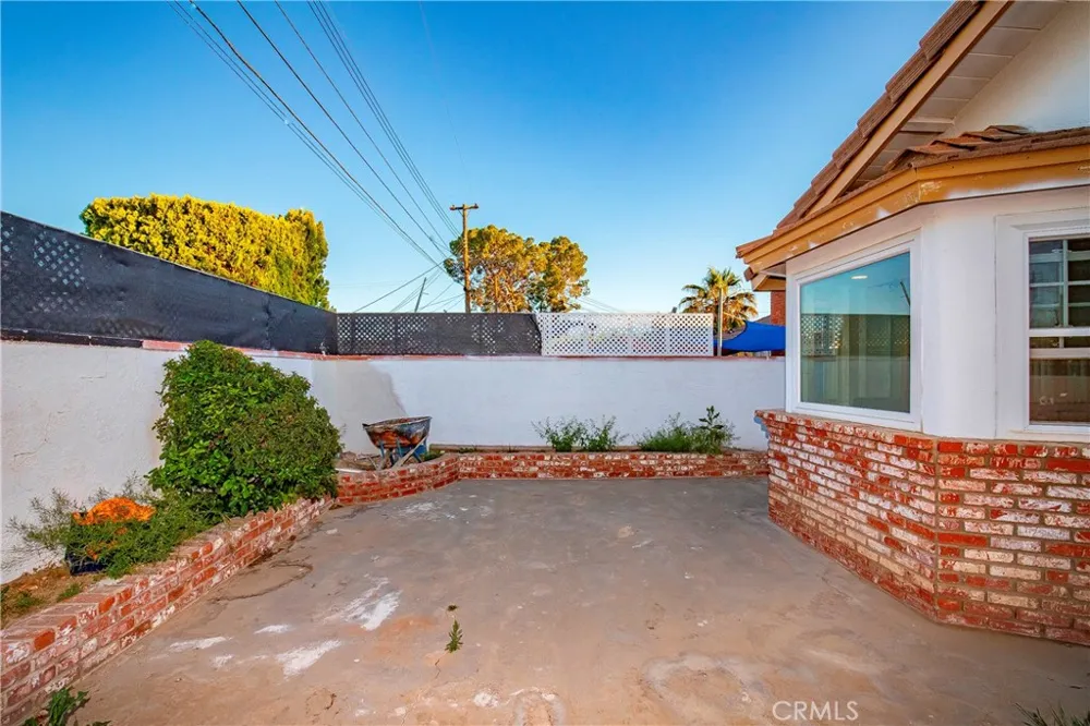 44516 15th W Lancaster, CA 93534