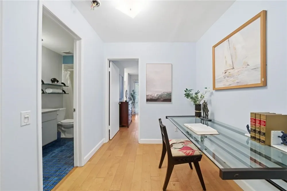 2311 4th Street #106 Santa Monica, CA 90405