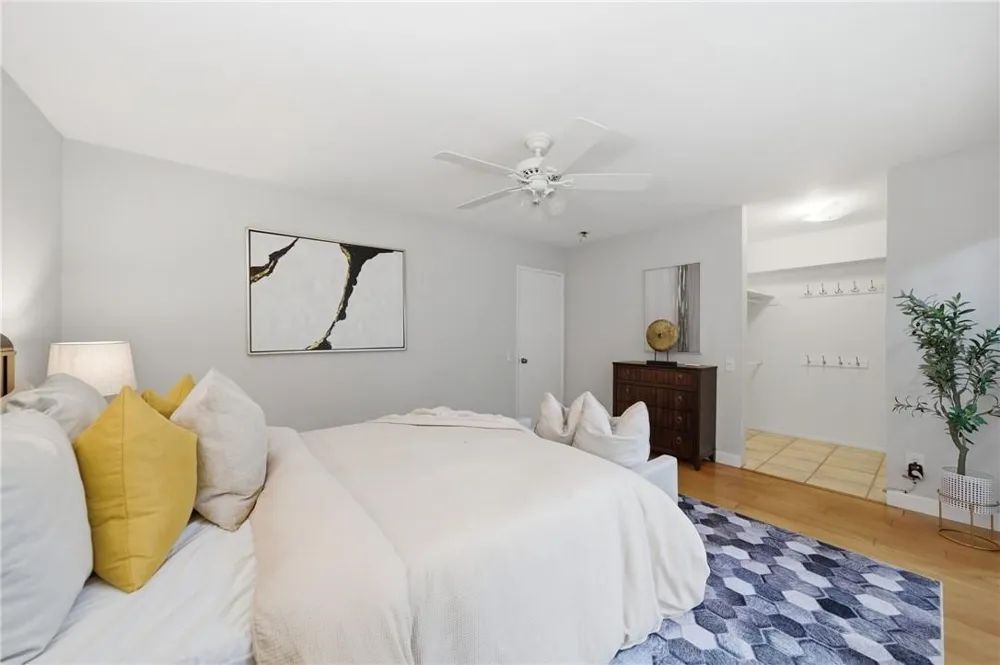 2311 4th Street #106 Santa Monica, CA 90405