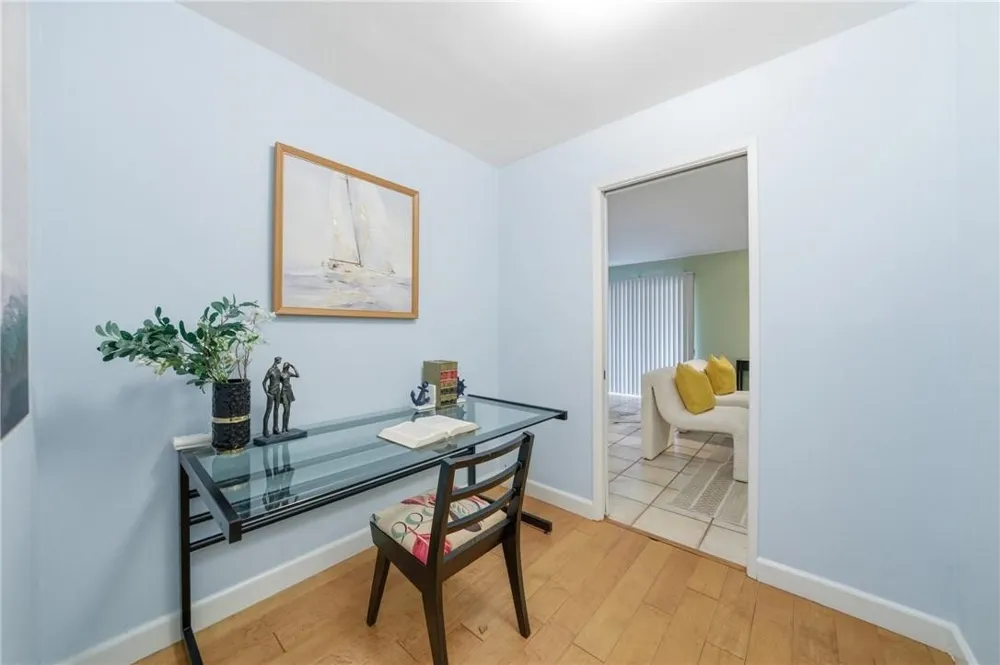 2311 4th Street #106 Santa Monica, CA 90405